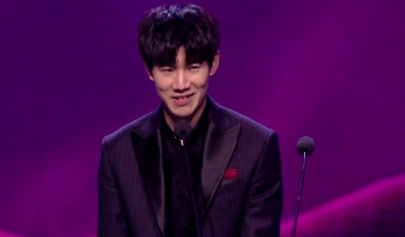 亚运决赛火热开打，中国队一路高歌拿下电竞王者荣耀首金