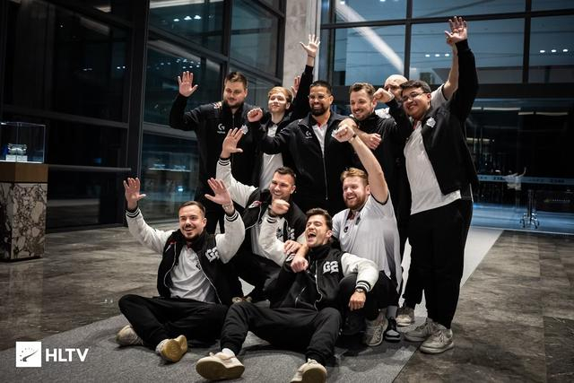 LOL移动游戏代言人王俊凯送上新年祝福：祝大家新年快乐！